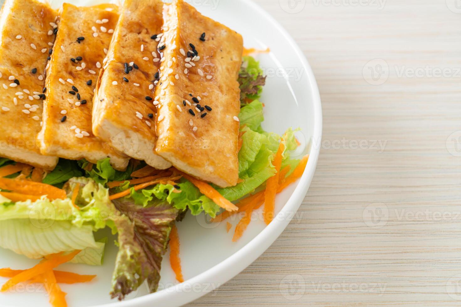 teriyaki tofu salad with sesame photo
