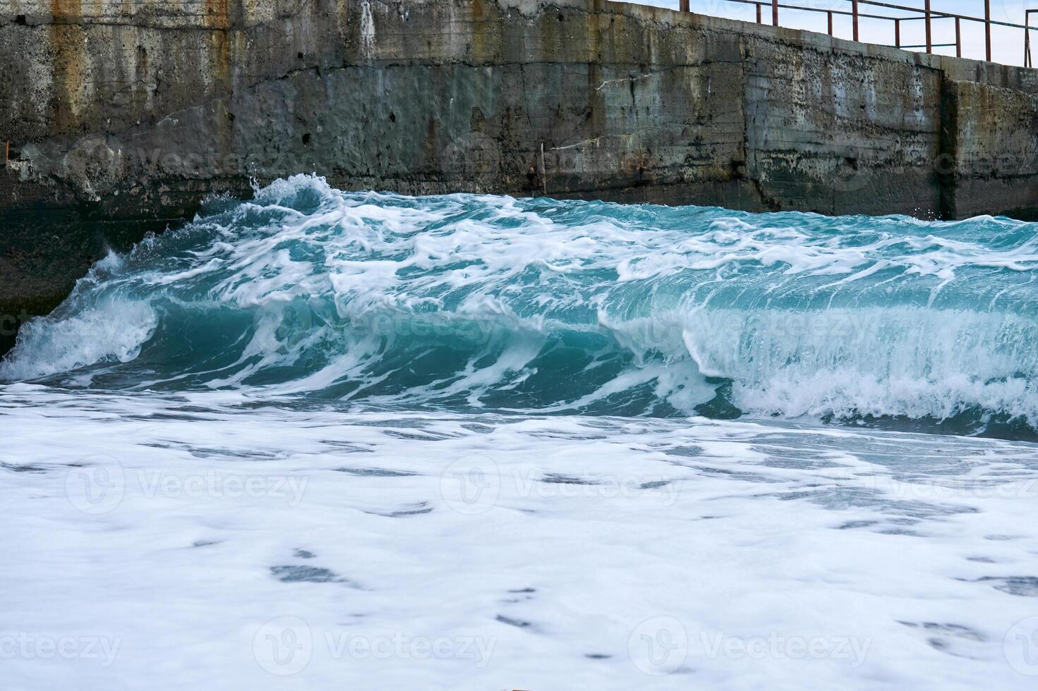 antecedentes - frío invierno mar navegar a un hormigón muelle foto