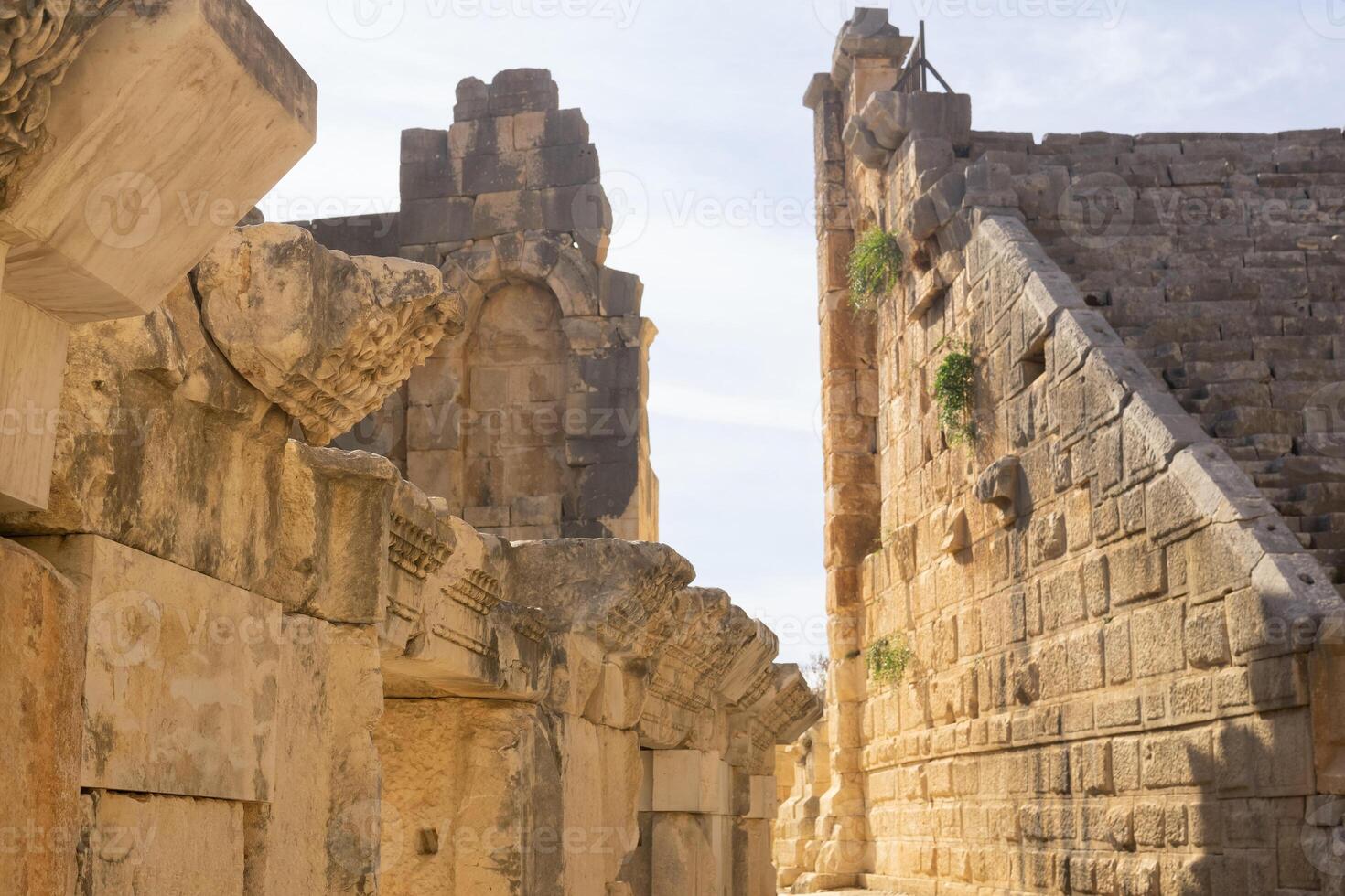 restos de antiguo anfiteatro en myra ahora demré, Turquía foto