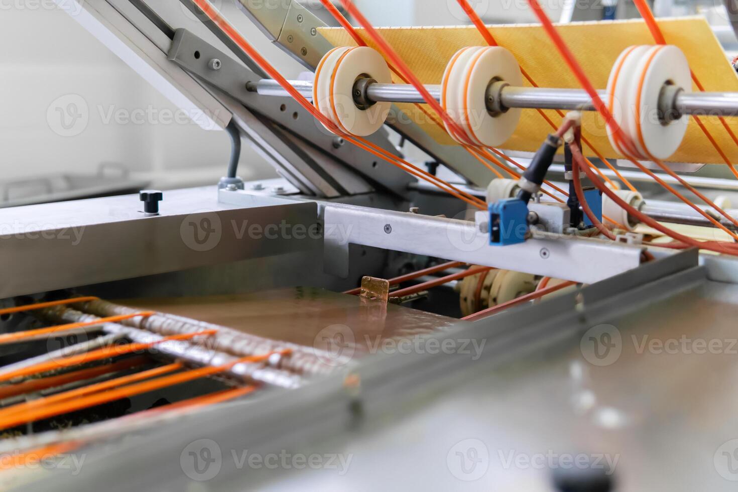 multilayer wafer conveyor section photo