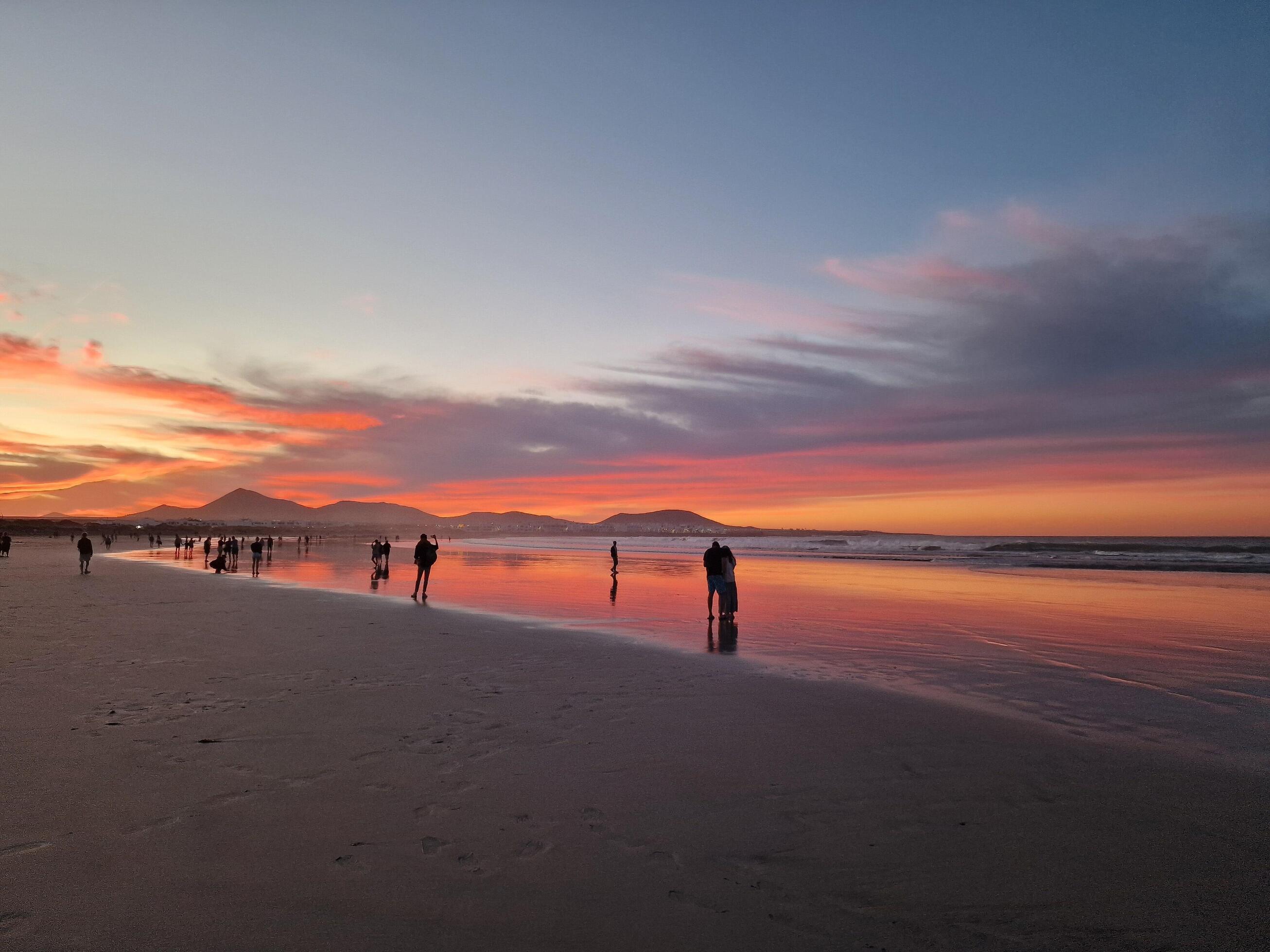 ライト・ランタン BRIESTA sunset beach rodeobeachlight-2_1200x630.jpg