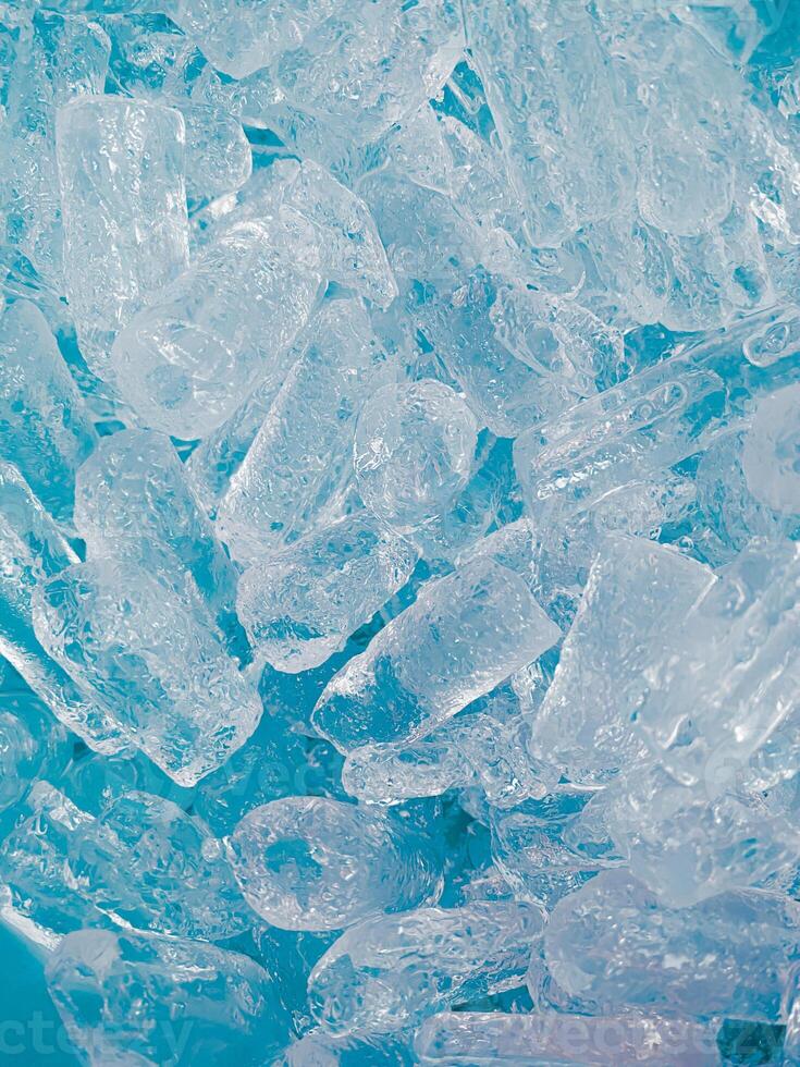 icecubes background,icecubes texture,icecubes wallpaper,ice helps to feel refreshed and cool water from the icecubes helps the water refresh your life and feel good.ice drinks for refreshment business photo