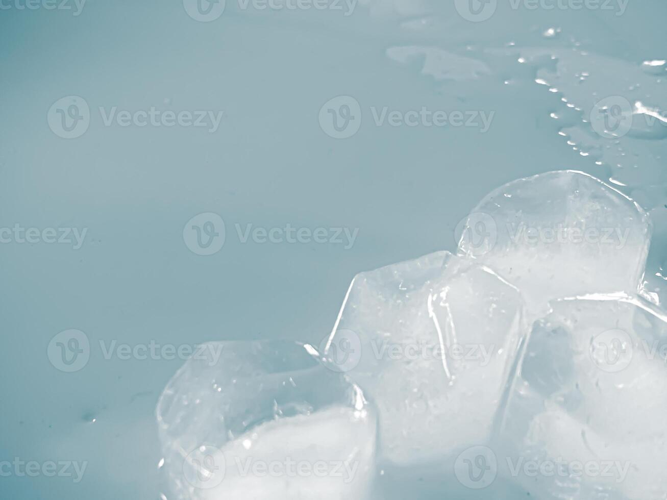 icecubes background,icecubes texture,icecubes wallpaper,ice helps to feel refreshed and cool water from the icecubes helps the water refresh your life and feel good.ice drinks for refreshment business photo