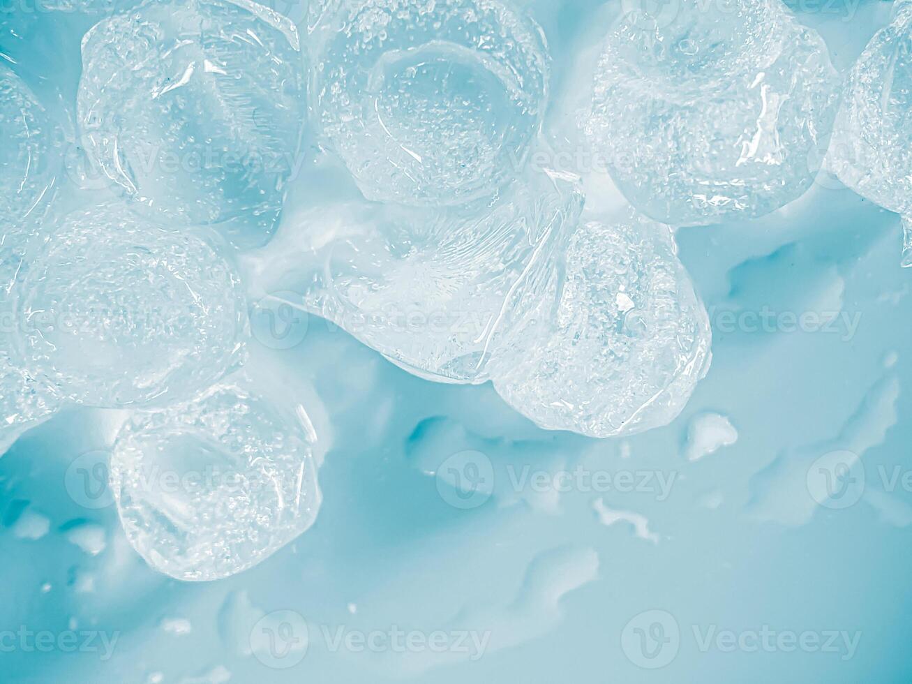 icecubes background,icecubes texture,icecubes wallpaper,ice helps to feel refreshed and cool water from the icecubes helps the water refresh your life and feel good.ice drinks for refreshment business photo