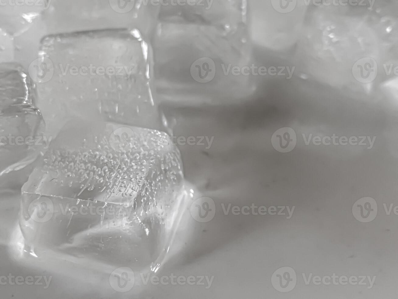 icecubes background,icecubes texture,icecubes wallpaper,ice helps to feel refreshed and cool water from the icecubes helps the water refresh your life and feel good.ice drinks for refreshment business photo