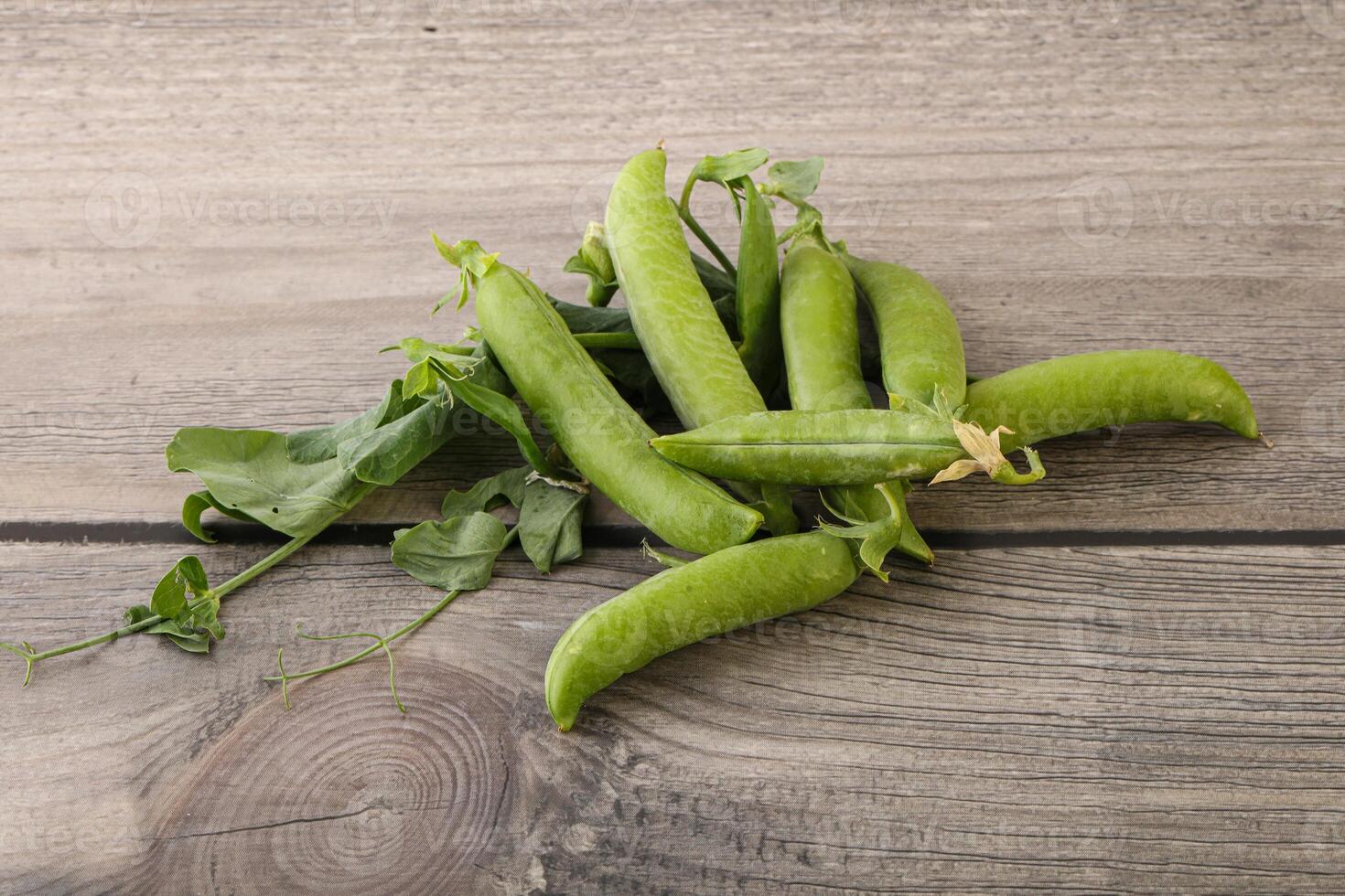 Ripe green pea - organic pant photo