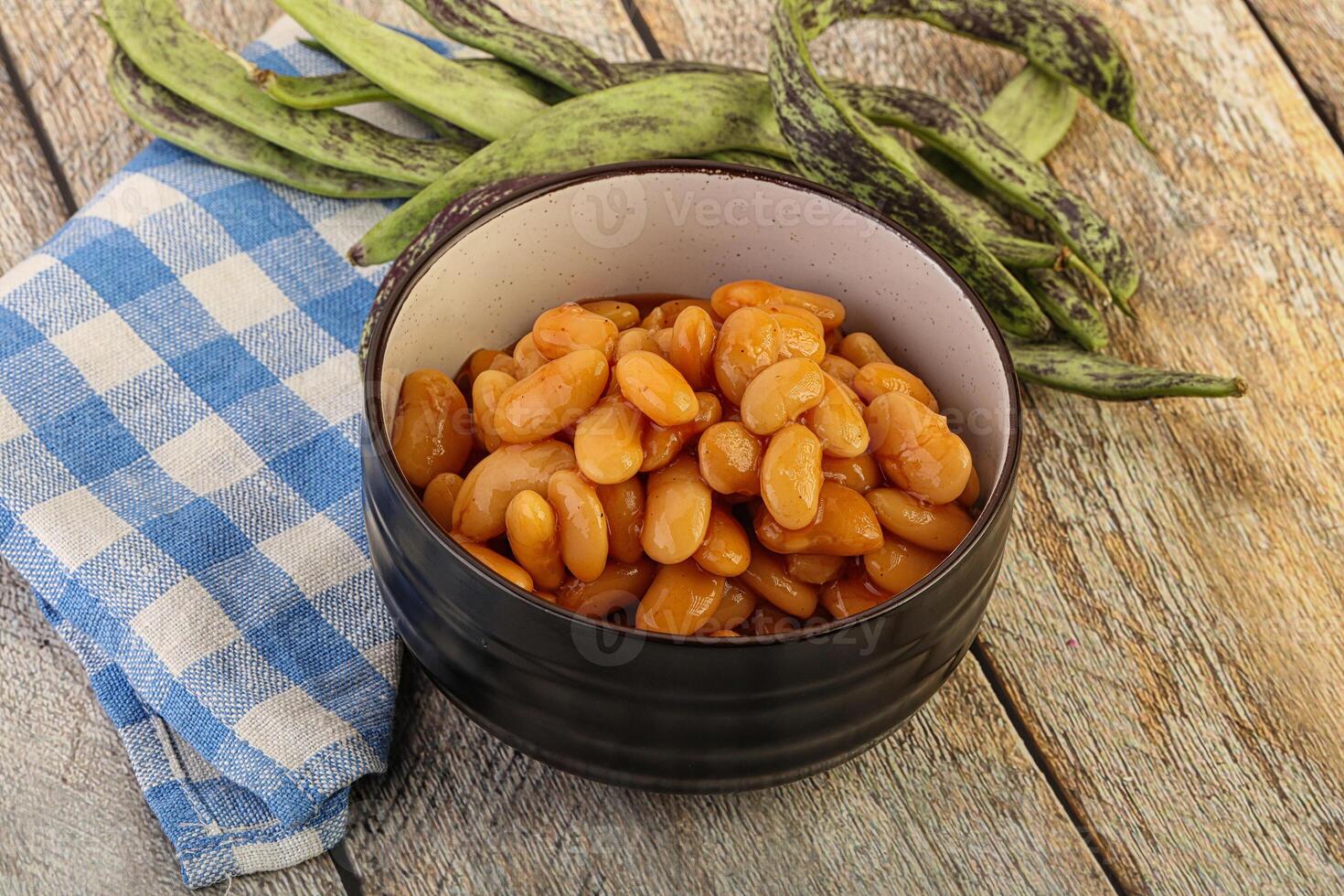 White bean in tomato sauce photo