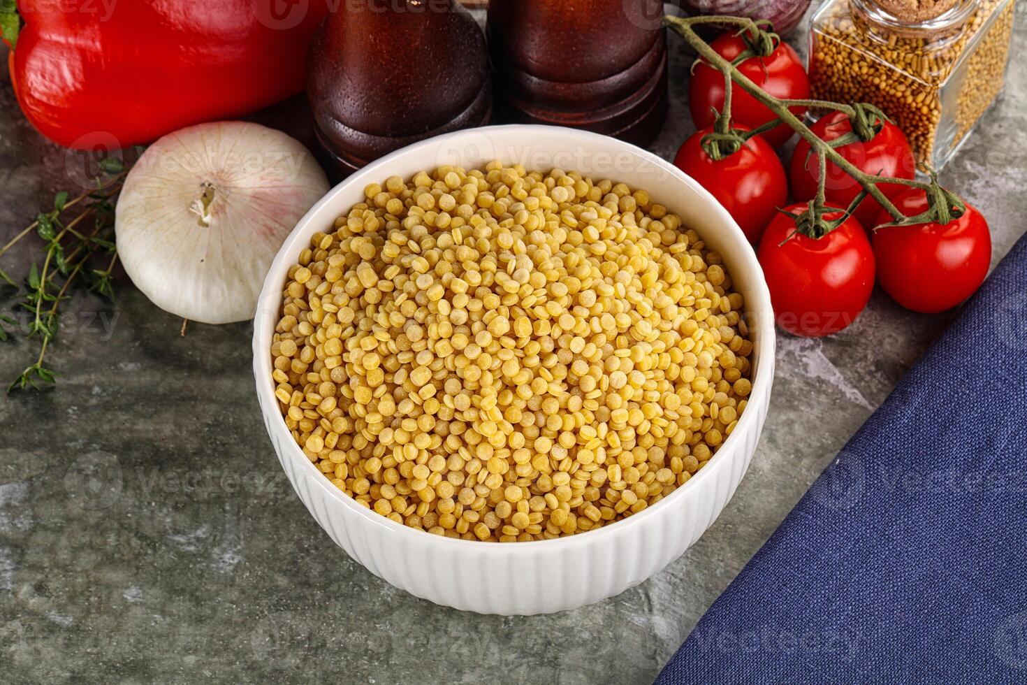 Dry ptitim heap in the bowl photo