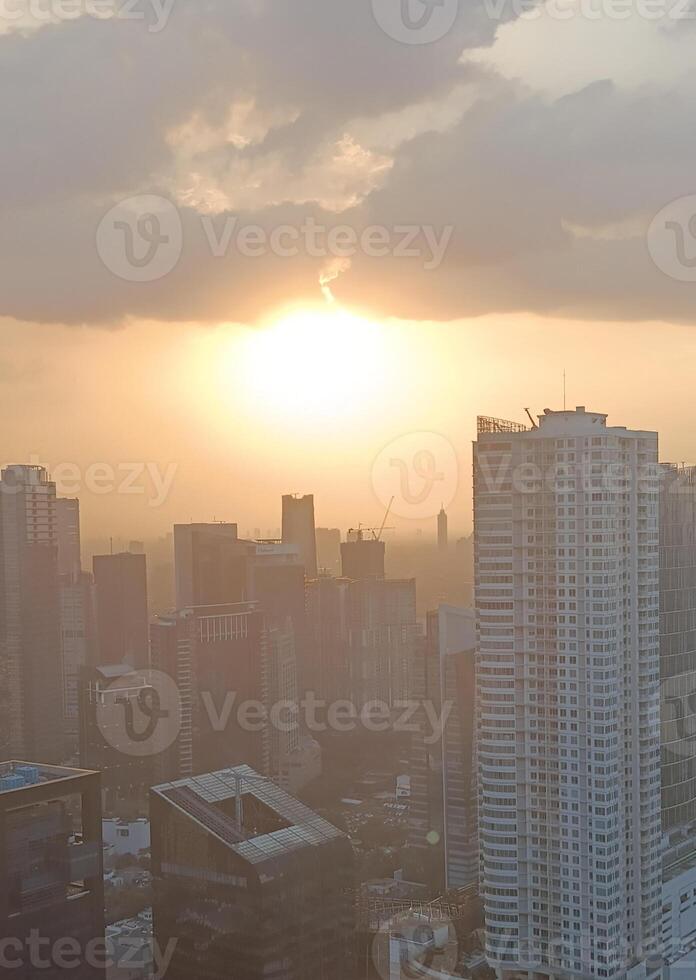 a skyscraper building photo