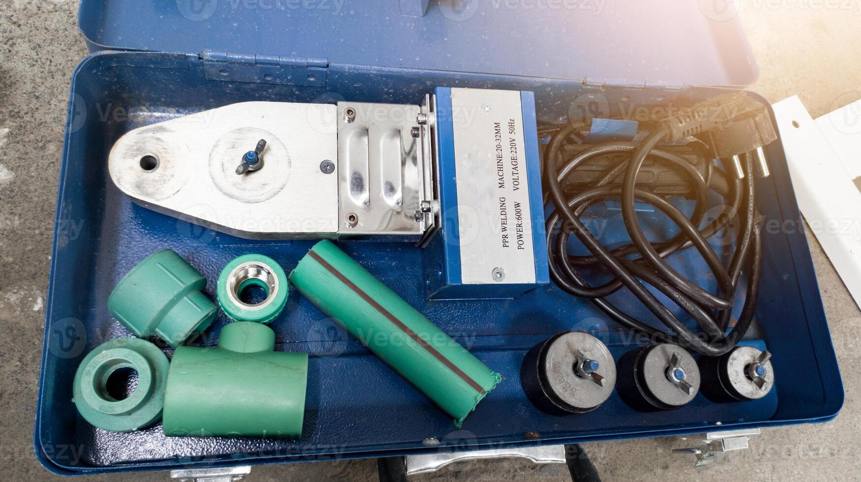 fontanero soldadura herramientas conjunto para ppr tubo conexion.industrial fontanero caliente agua tipo conexión. foto