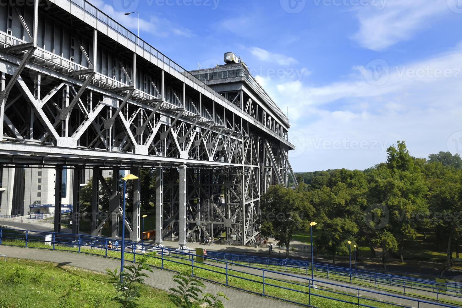 lado ver de el antiguo niederfinow Embarcacion elevar, oder tener canal, brandeburgo, Alemania foto