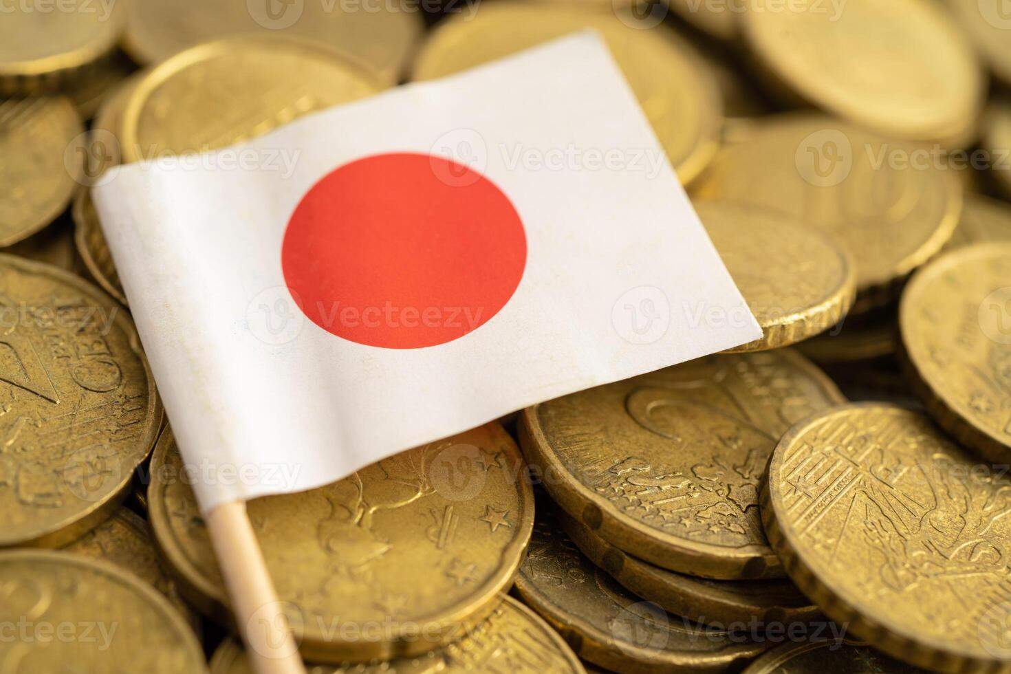 Japón bandera en monedas dinero, Finanzas y contabilidad, bancario concepto. foto