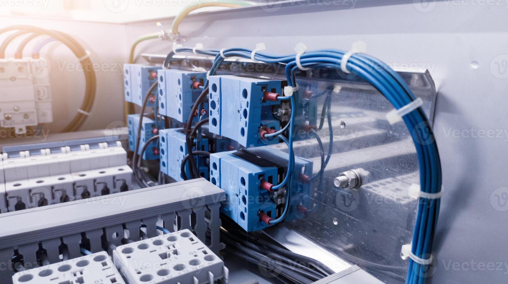 Installation circuit of a Electrical Relay control heater on the machine control. photo