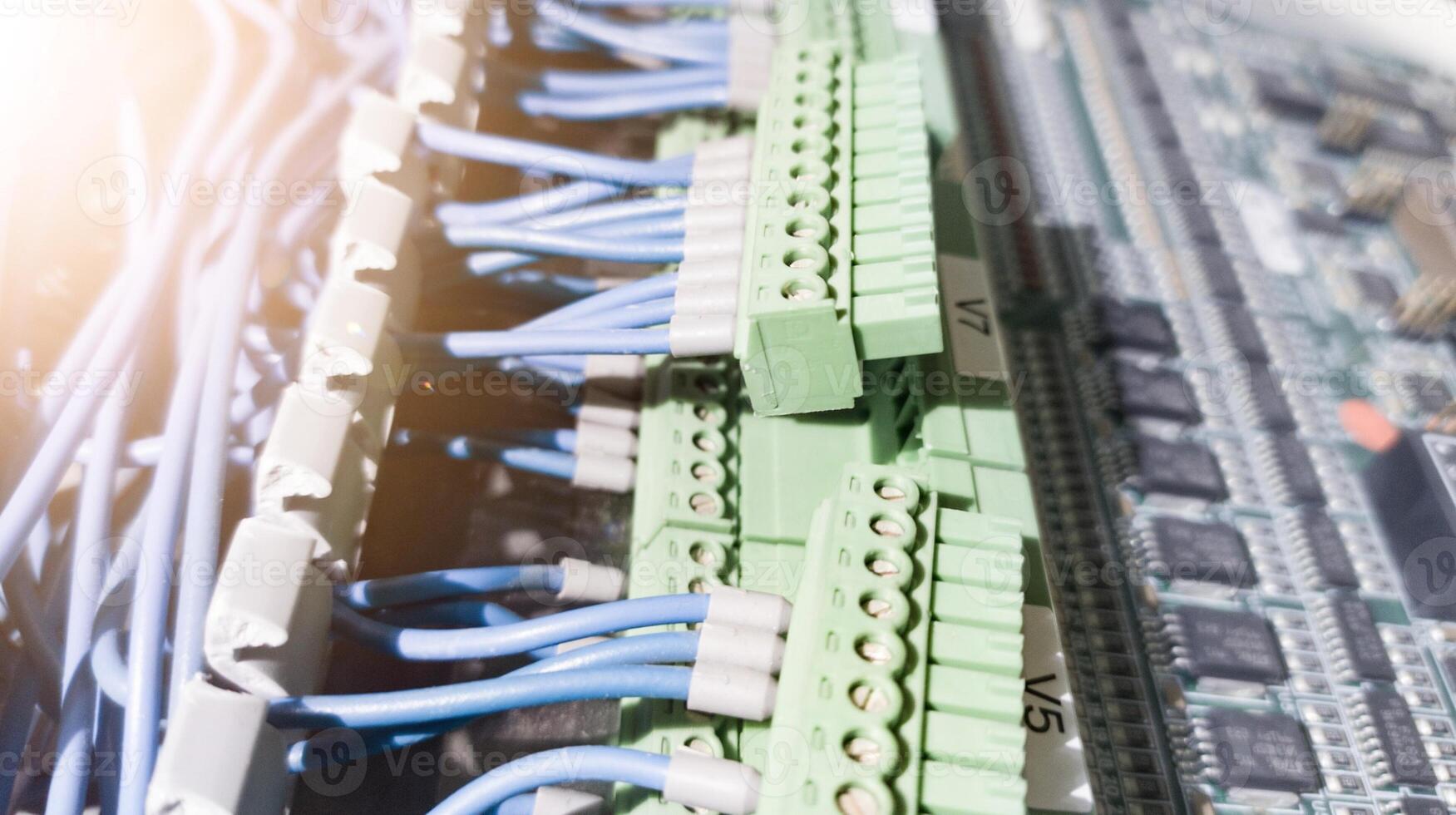 Cable connection circuit to electrical control board, replace connector control board. photo