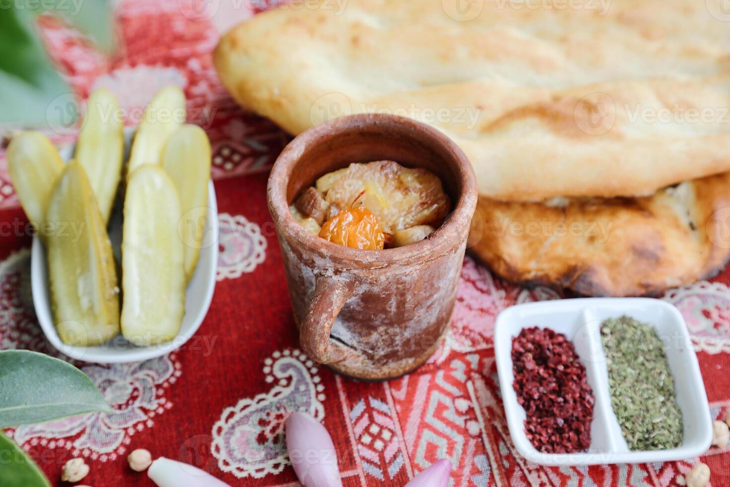 variedad de delicioso comidas en un mesa foto