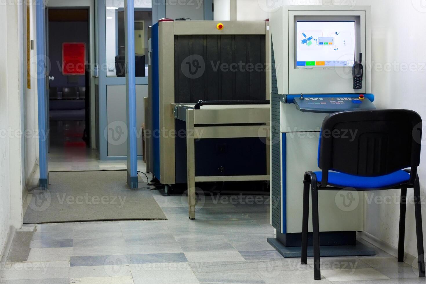 A X-ray machine photo