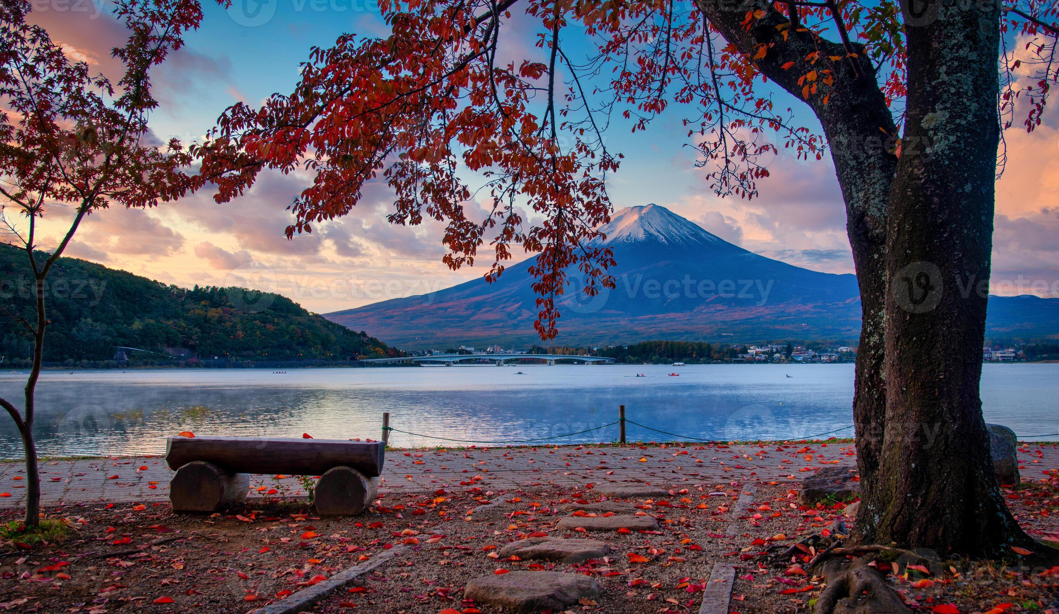 fall magc ing   秋の雪景色 🍂 Fall foliage spotlight: Fuji Five Lakes and Mount Fuji