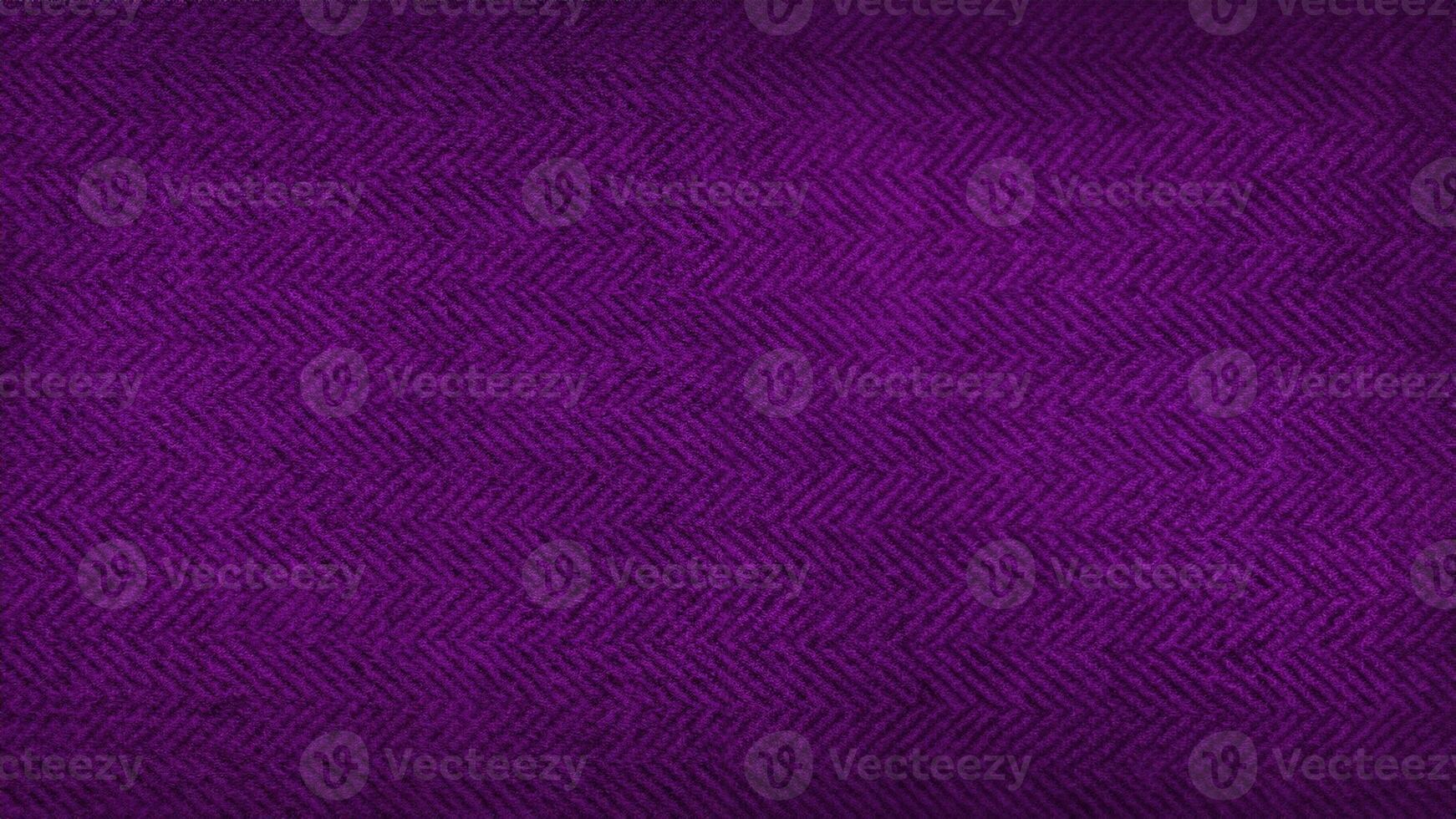 púrpura o Violeta espina de pescado modelo tela, textura antecedentes. Violeta tweed patrón, Costura, textil material. cerca arriba lona antecedentes. lujo concepto antecedentes. foto