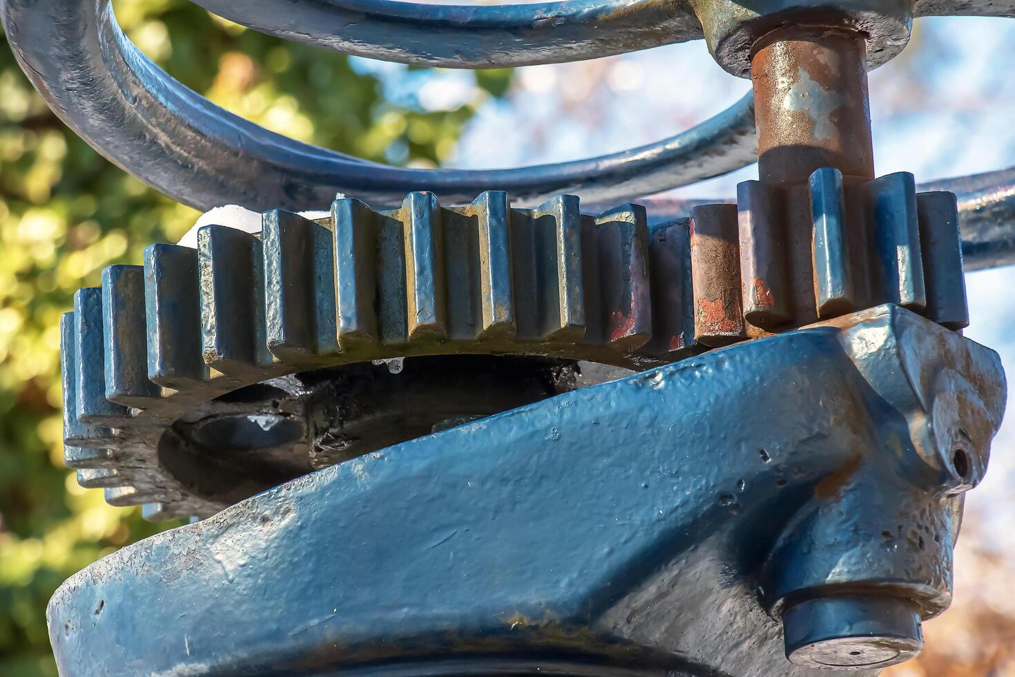 un antiguo válvula para agua y vapor. un técnico Monumento en el Pendiente de montar festung en el zona de el Hohensalzburg fortaleza. foto