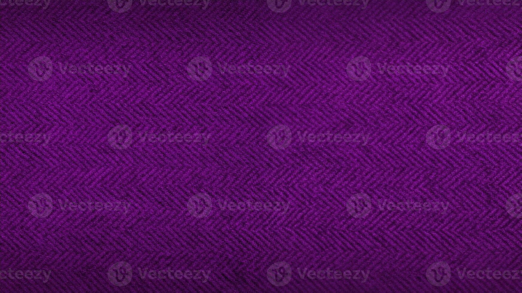 púrpura o Violeta espina de pescado modelo tela, textura antecedentes. Violeta tweed patrón, Costura, textil material. cerca arriba lona antecedentes. lujo concepto antecedentes. foto