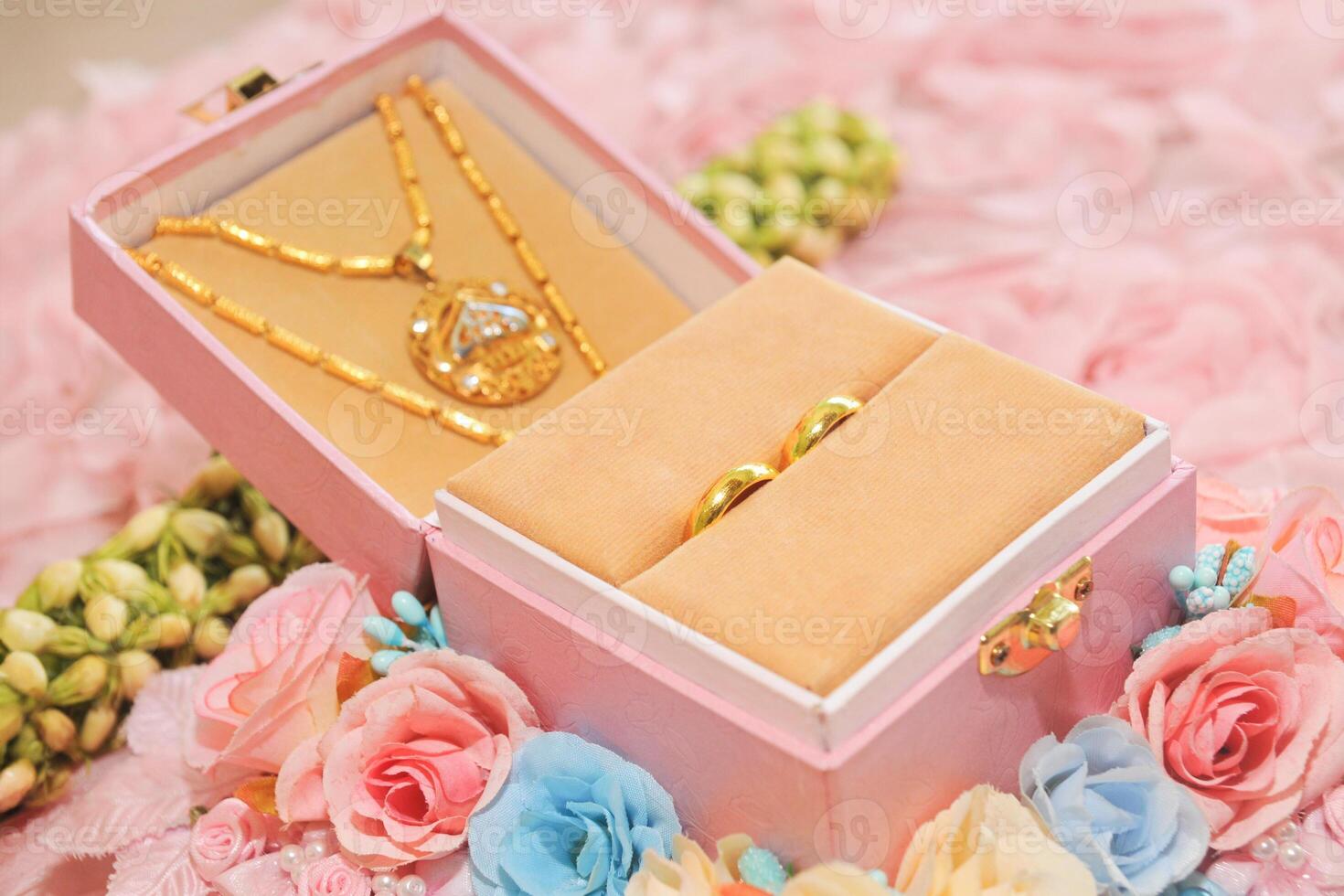The wedding dowry consisted of a box of gold rings and necklaces photo