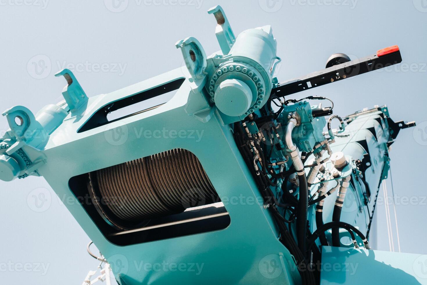Hydrostatic crane engine.The control system of the crane engine.Lifting hydraulic Department on the truck crane.The hydraulic system of the engine.hydraulic hoses on the crane.autoparts photo