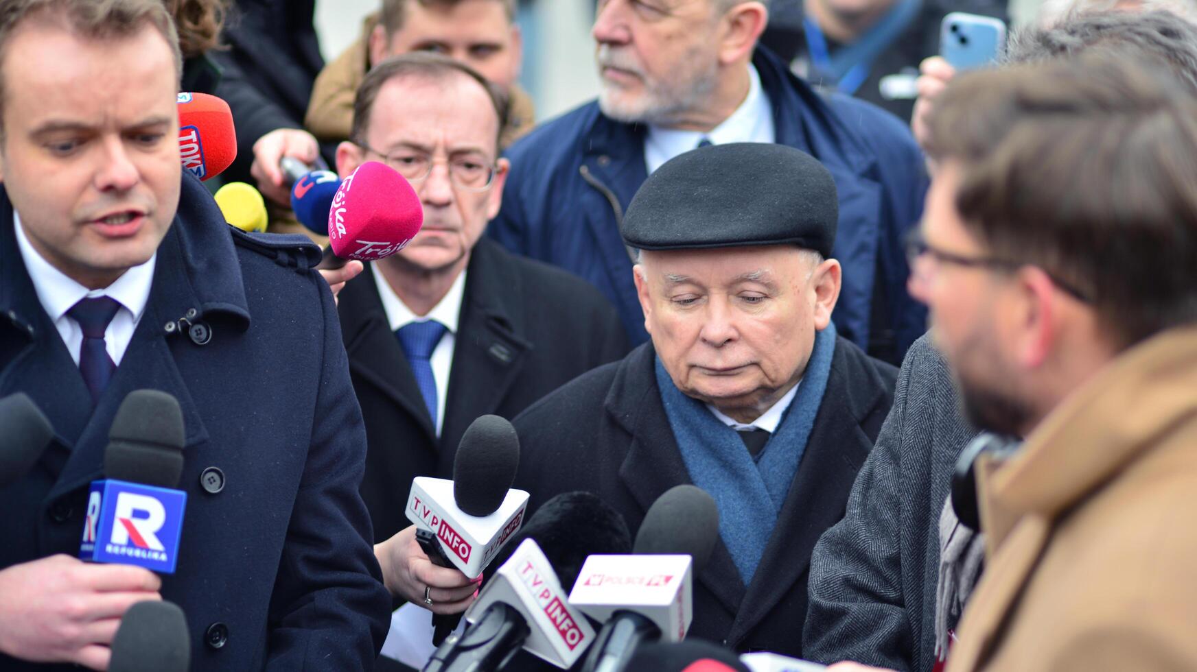 Warsaw, Poland. 7 February 2024. The leader of the opposition PiS party, Jaroslaw Kaczynski, during a press conference in front of the Sejm photo