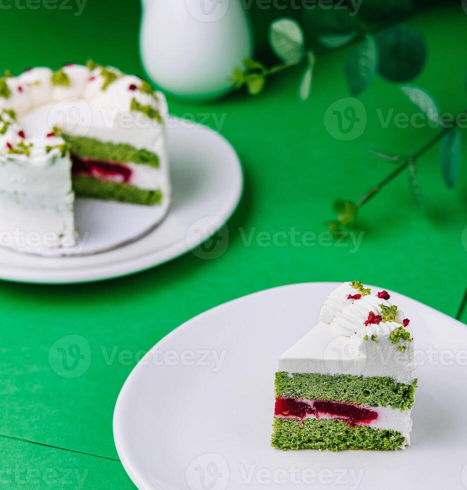 pistachio cake with raspberry jam inside photo
