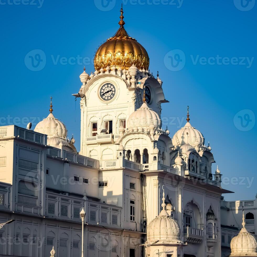 ver de detalles de arquitectura dentro dorado templo - harmandir sahib en amritsar, Punjab, India, famoso indio sij punto de referencia, dorado templo, el principal santuario de sijs en amritsar, India foto