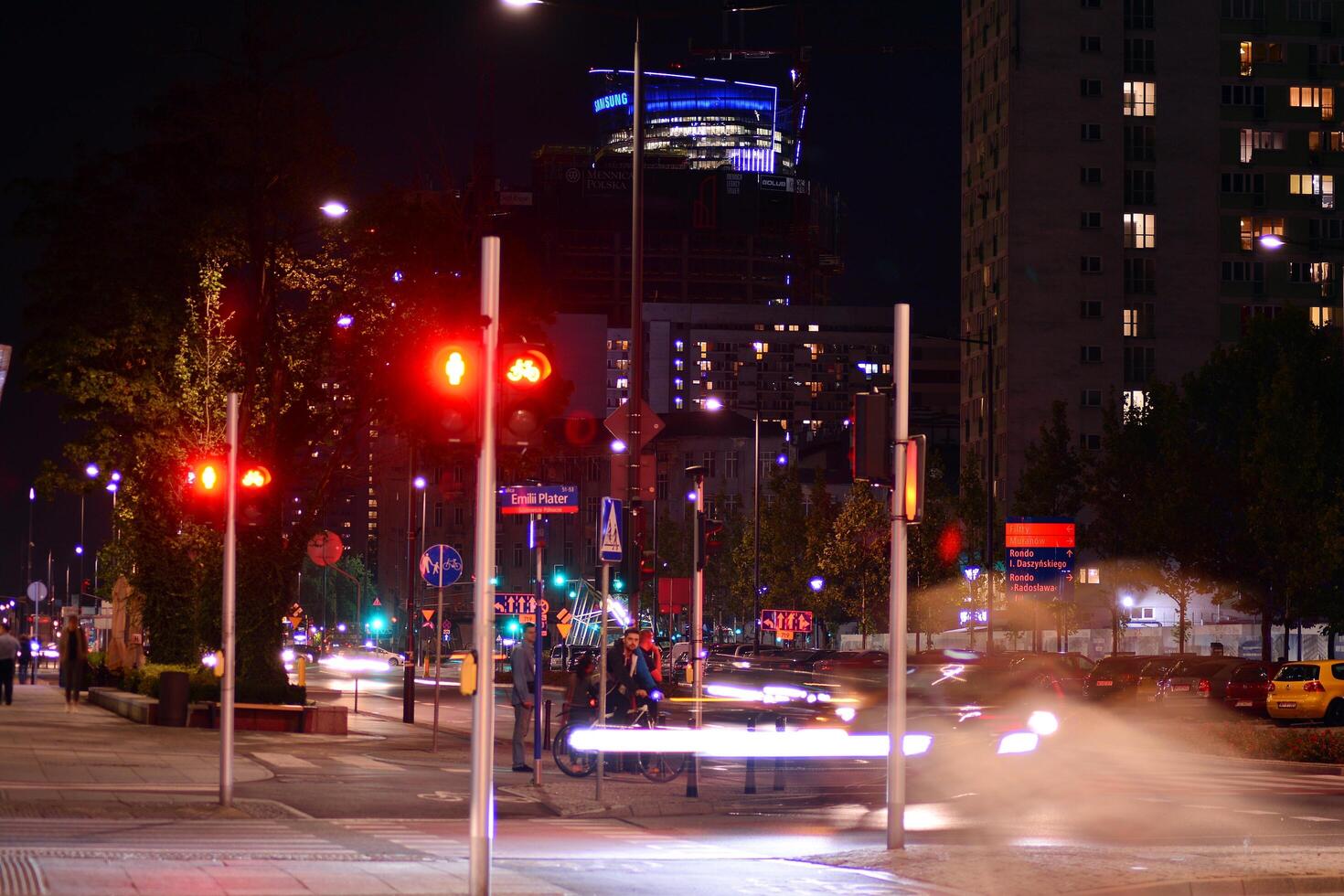 Light streaks and traces of movement in the city photo