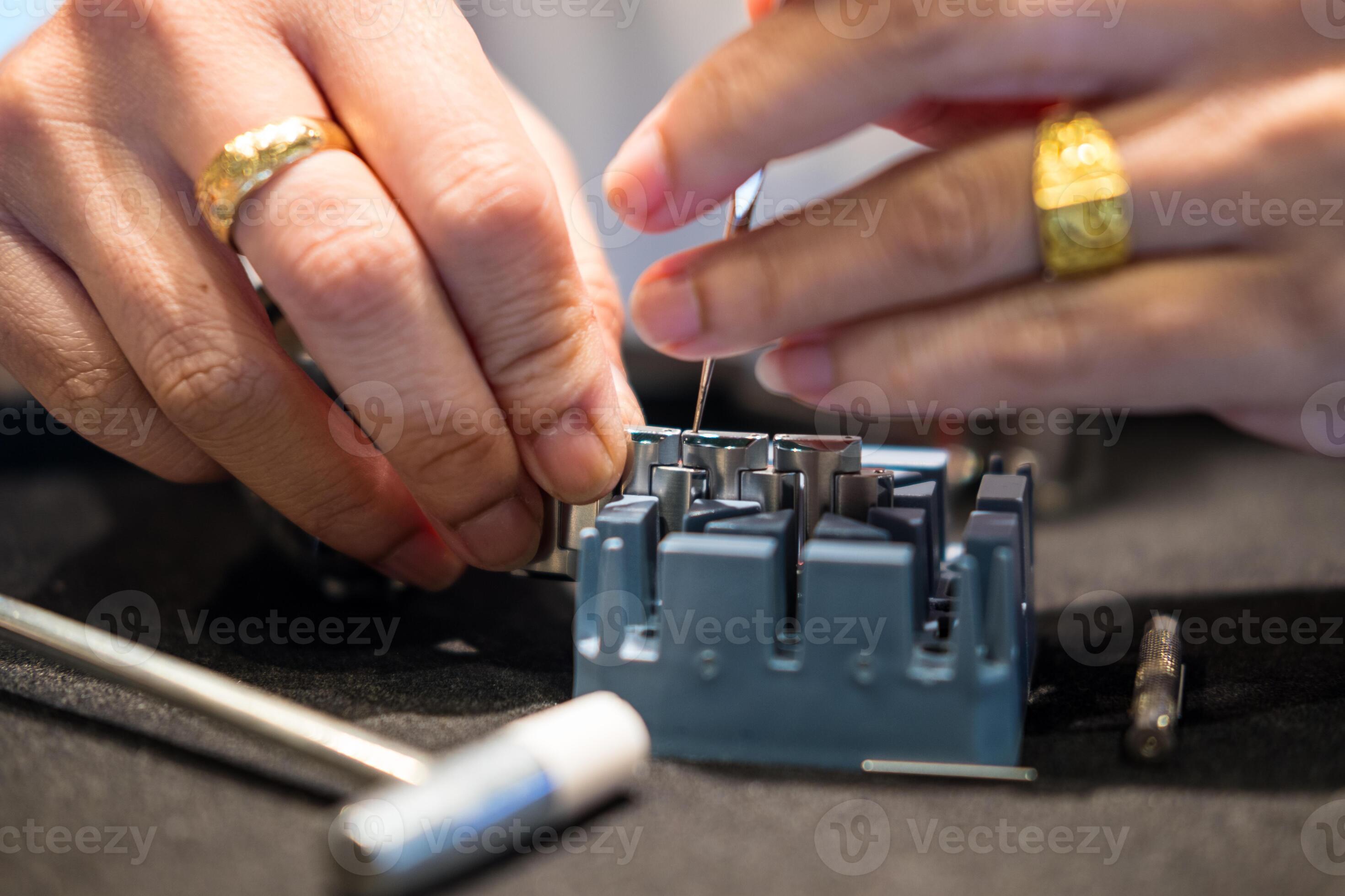 Spring bar tool used to remove spring bars to change watch strap