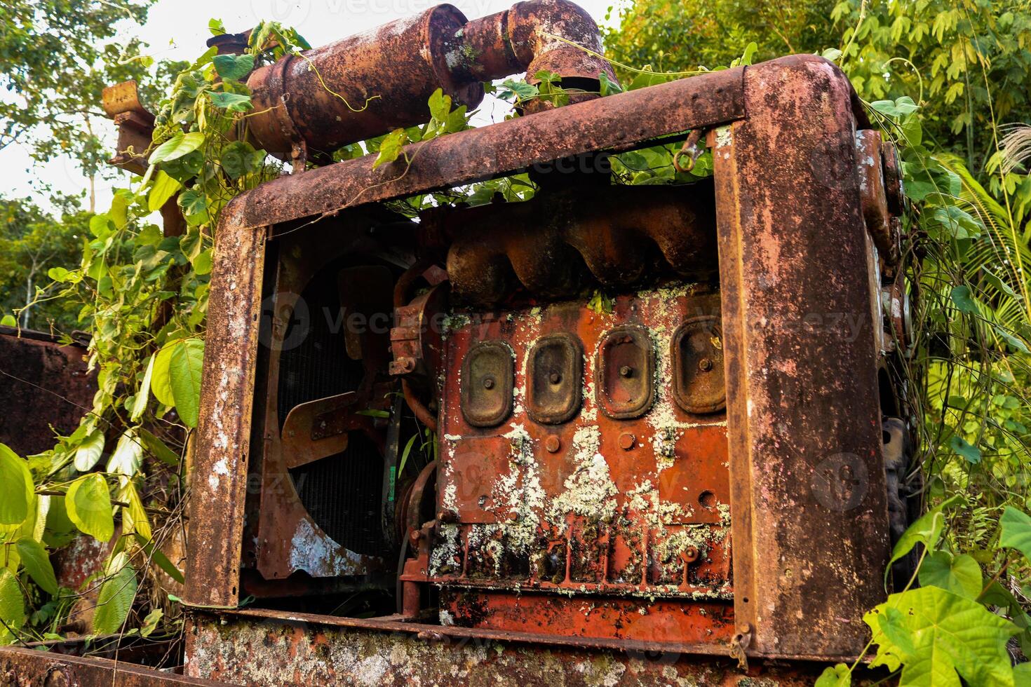 close up photo of old machine, vehicle, rusty