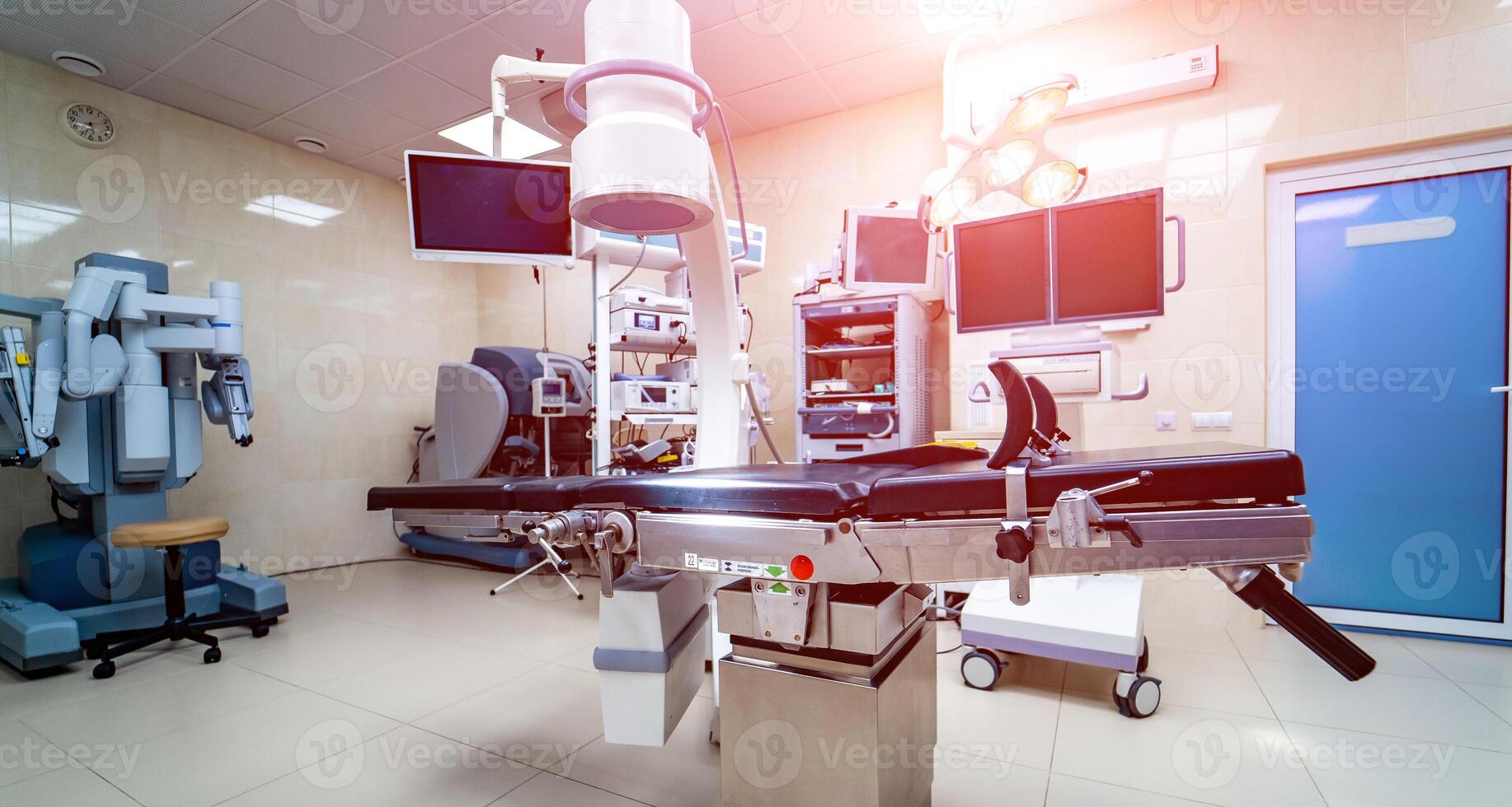 moderno equipo en operando habitación. médico dispositivos para neurocirugía. antecedentes. operando teatro. selectivo enfocar. foto