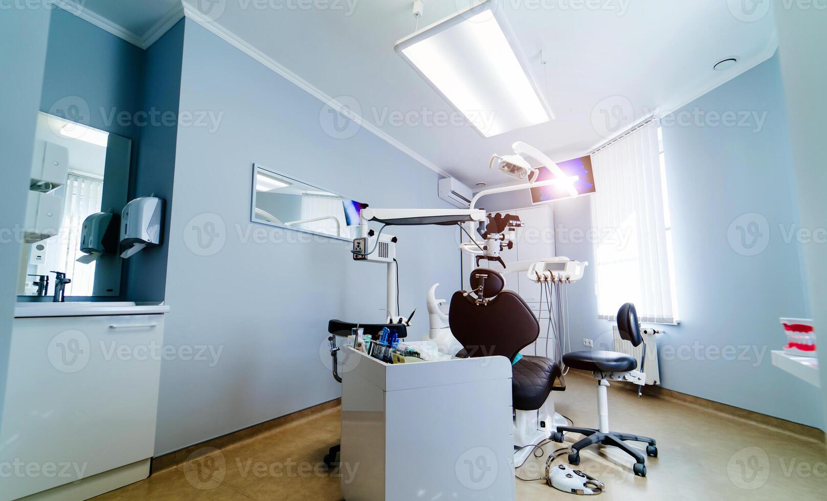 marca nuevo médico oficina. dentista habitación. estomatólogo profesional equipo. Hola tecnología médico clínica. dentista clínica. moderno dental oficina interior. foto