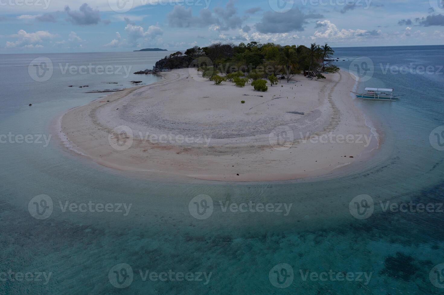 Aerial view of Pagtenga Island North Kay photo