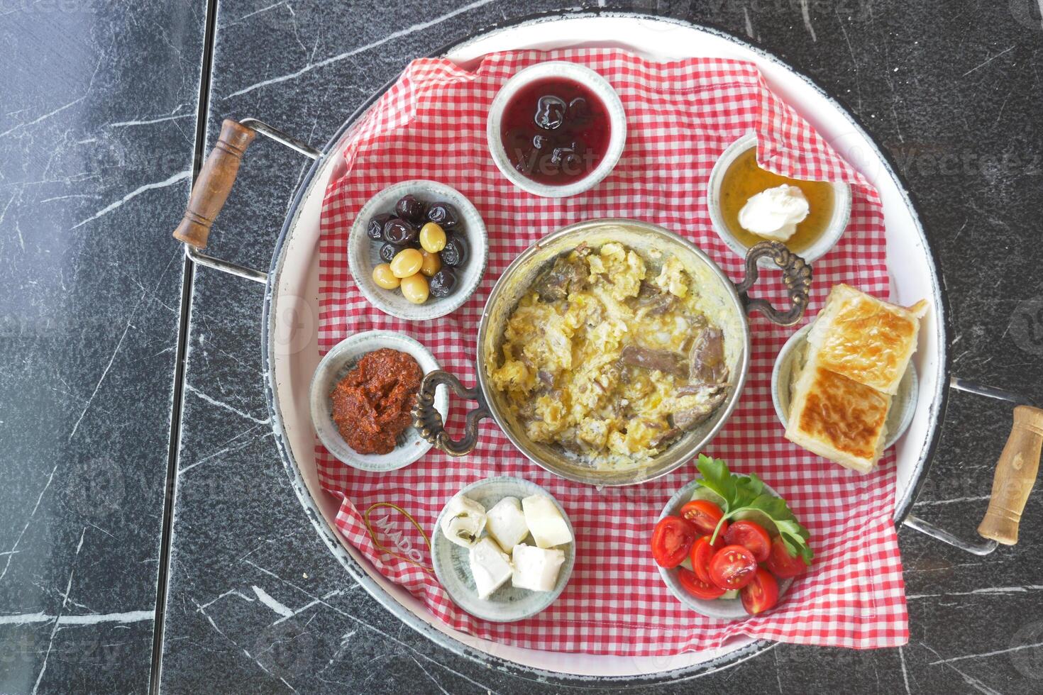 parte superior ver de turco desayuno en mesa foto