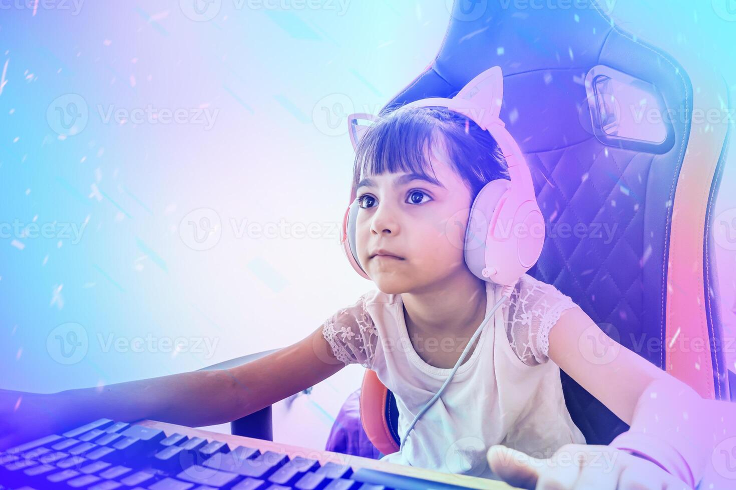 brillante de colores composición con un jugador niña sentado concentrado en frente de el monitor. ella es vistiendo gato oído auriculares y sentado en un juego de azar silla. foto
