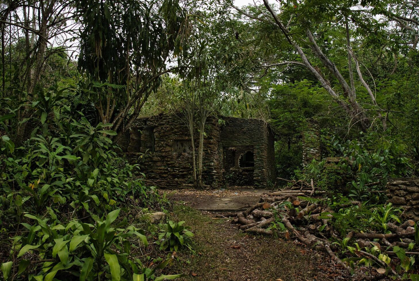 stone house ruins photo