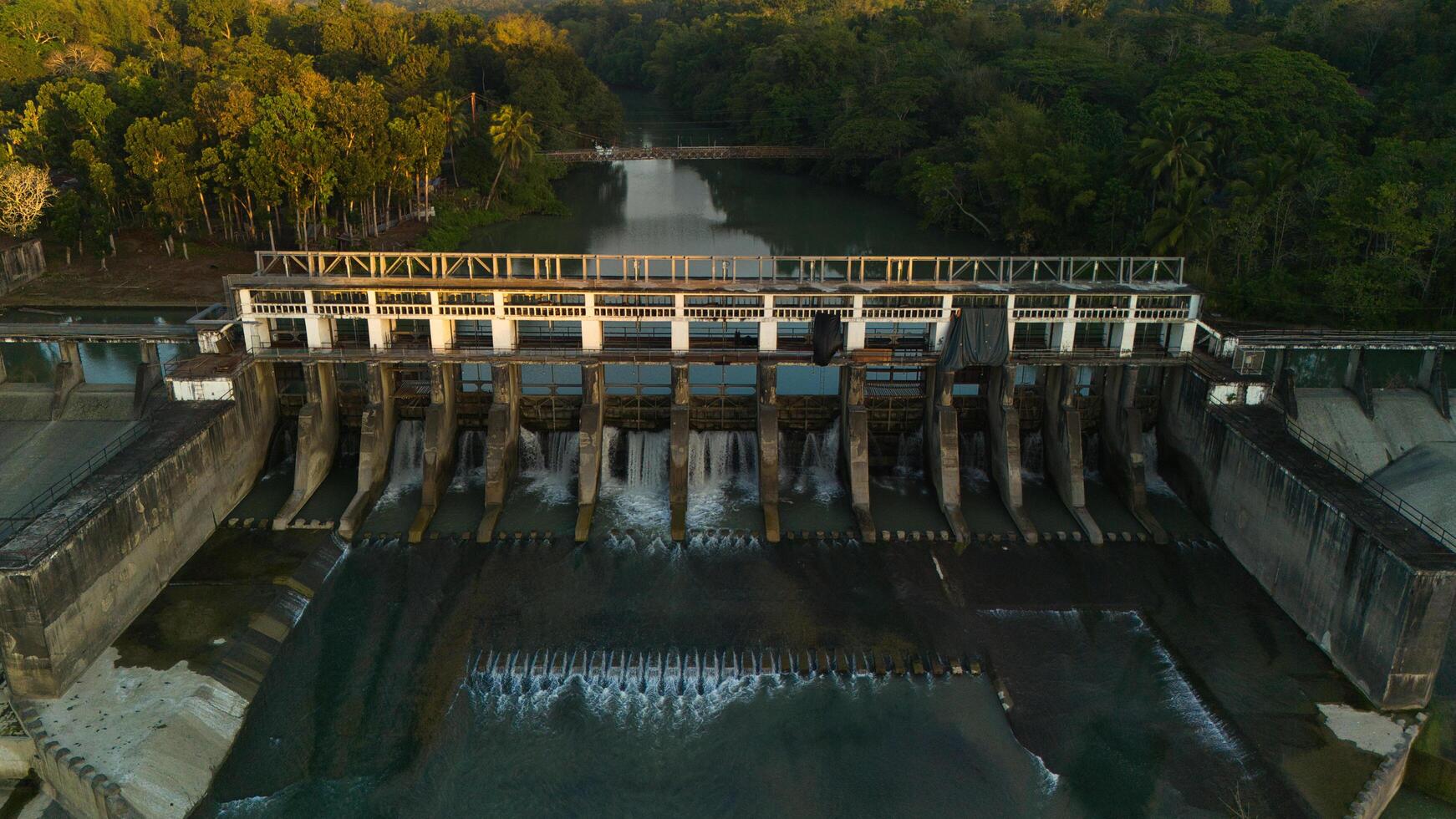 jalaur río represa foto