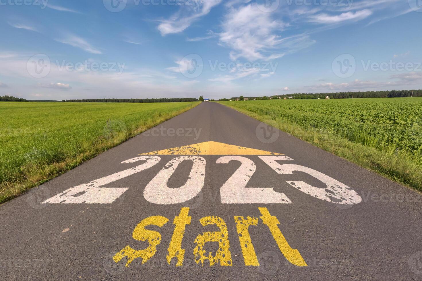 numbers 2025 go and start on asphalt road highway with sunrise or sunset sky background. concept of destination in future, freedom, work start, run, planning, challenge, target, new year photo