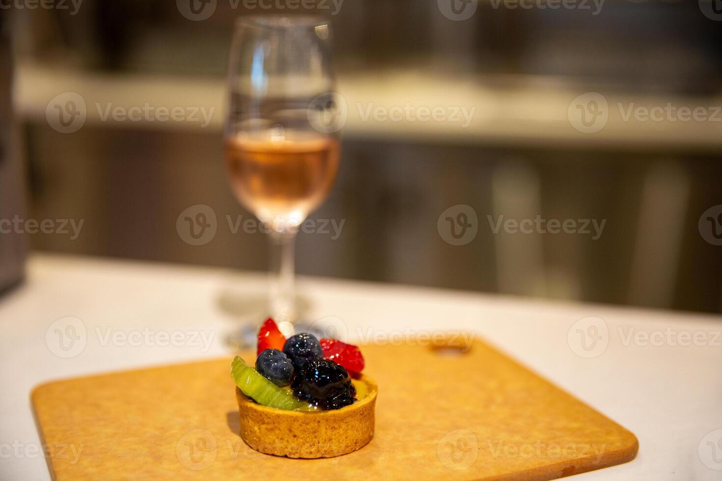 Fruit tartlet with Prosecco photo