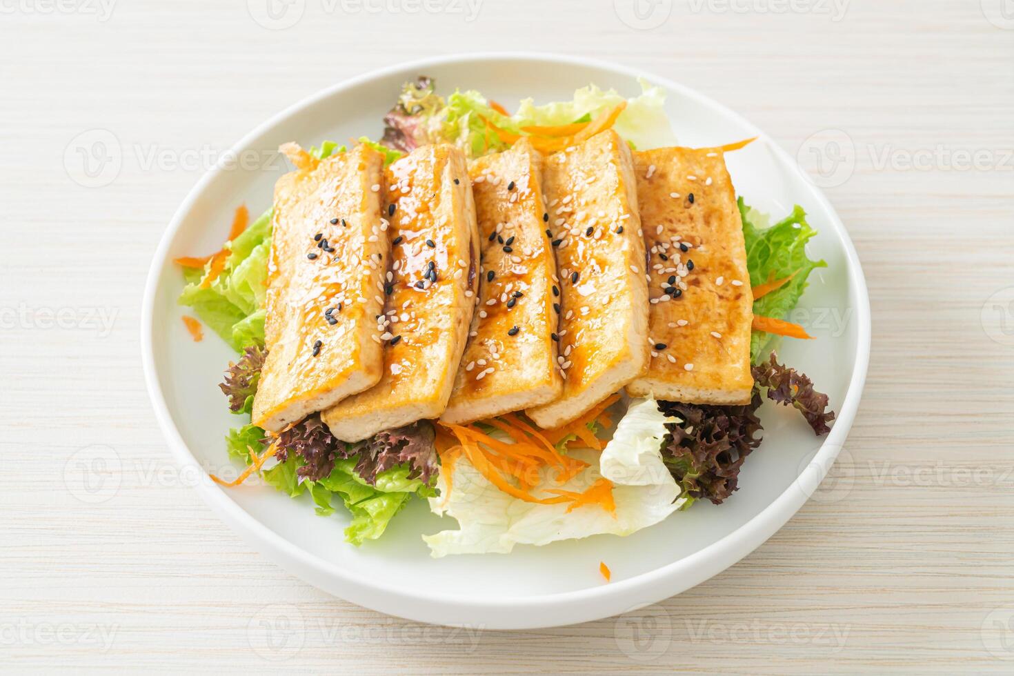 teriyaki tofu salad with sesame photo