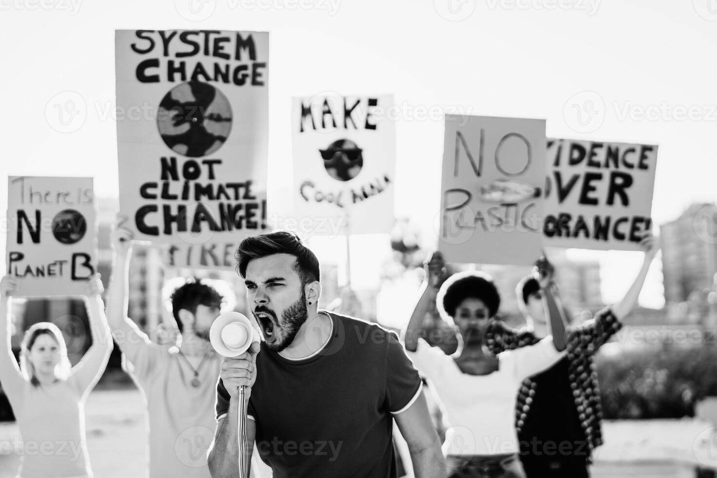 grupo de joven activistas protestando para clima cambio - global calentamiento concepto foto