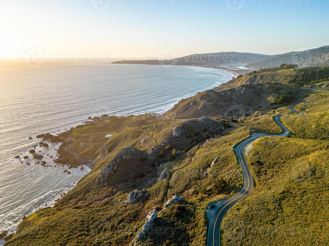 California viaje de radio. autopista 1 aéreo panorama a puesta de sol. muir bosque, san francisco foto