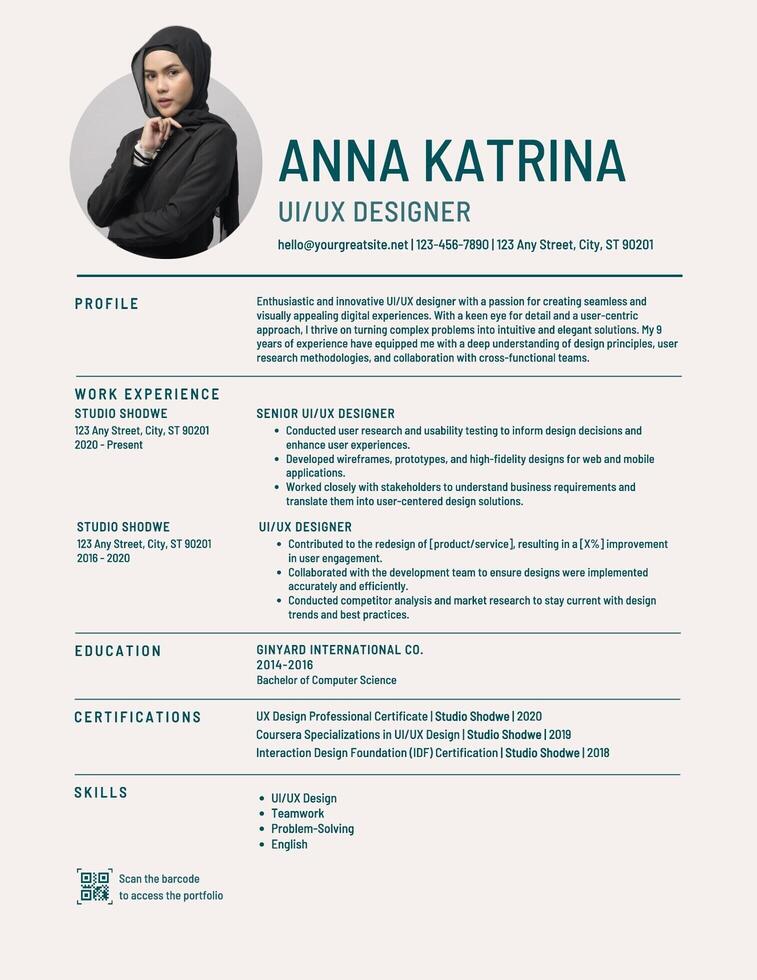 Green Minimalist UI/UX Designer Resume template