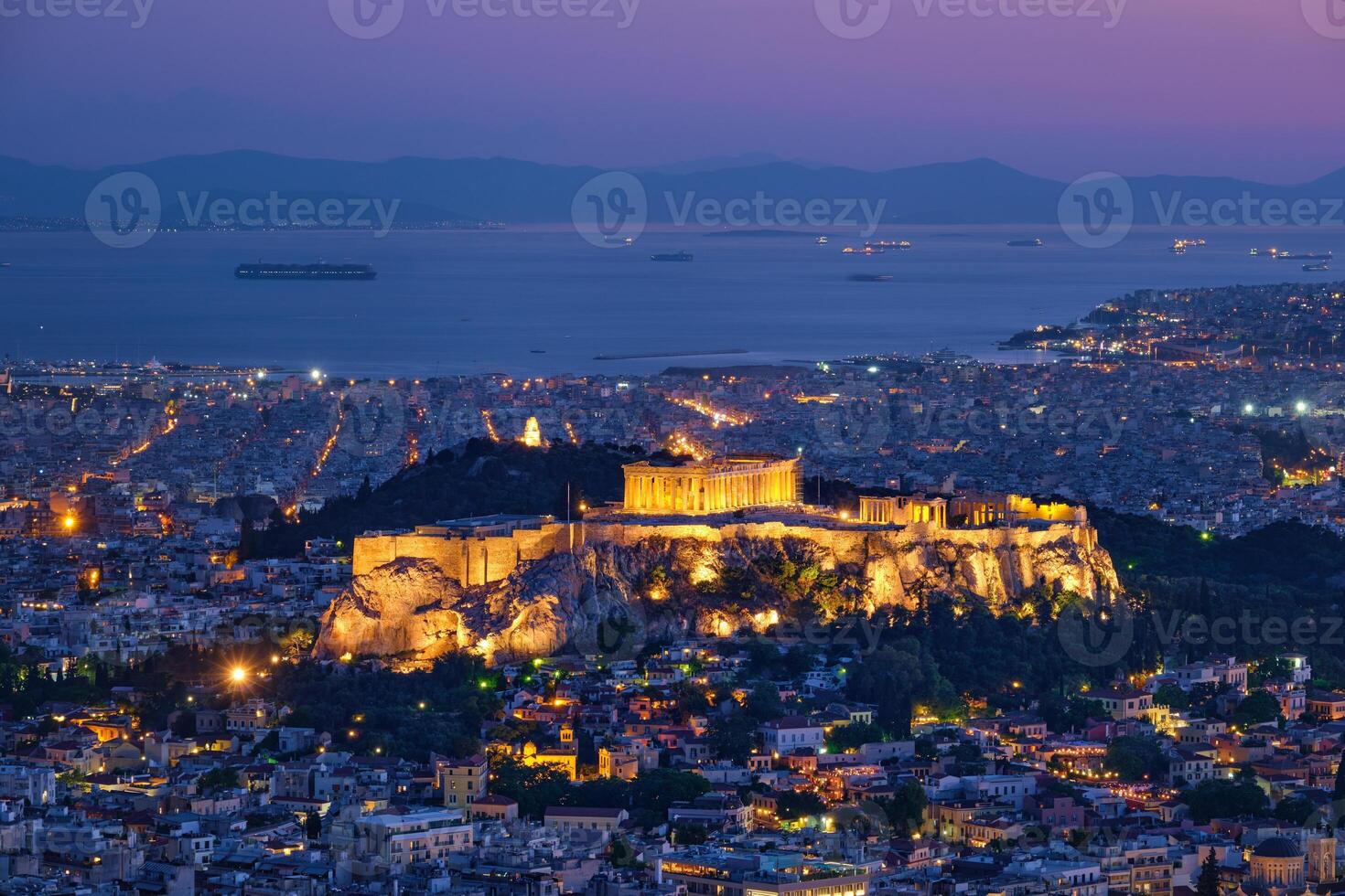 icónico Partenón templo a el acrópolis de Atenas, Grecia foto