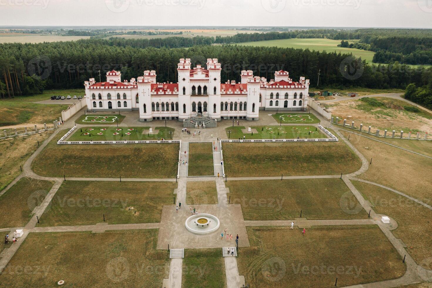 verano kossovsky castillo en bielorrusia.puslovsky palacio foto