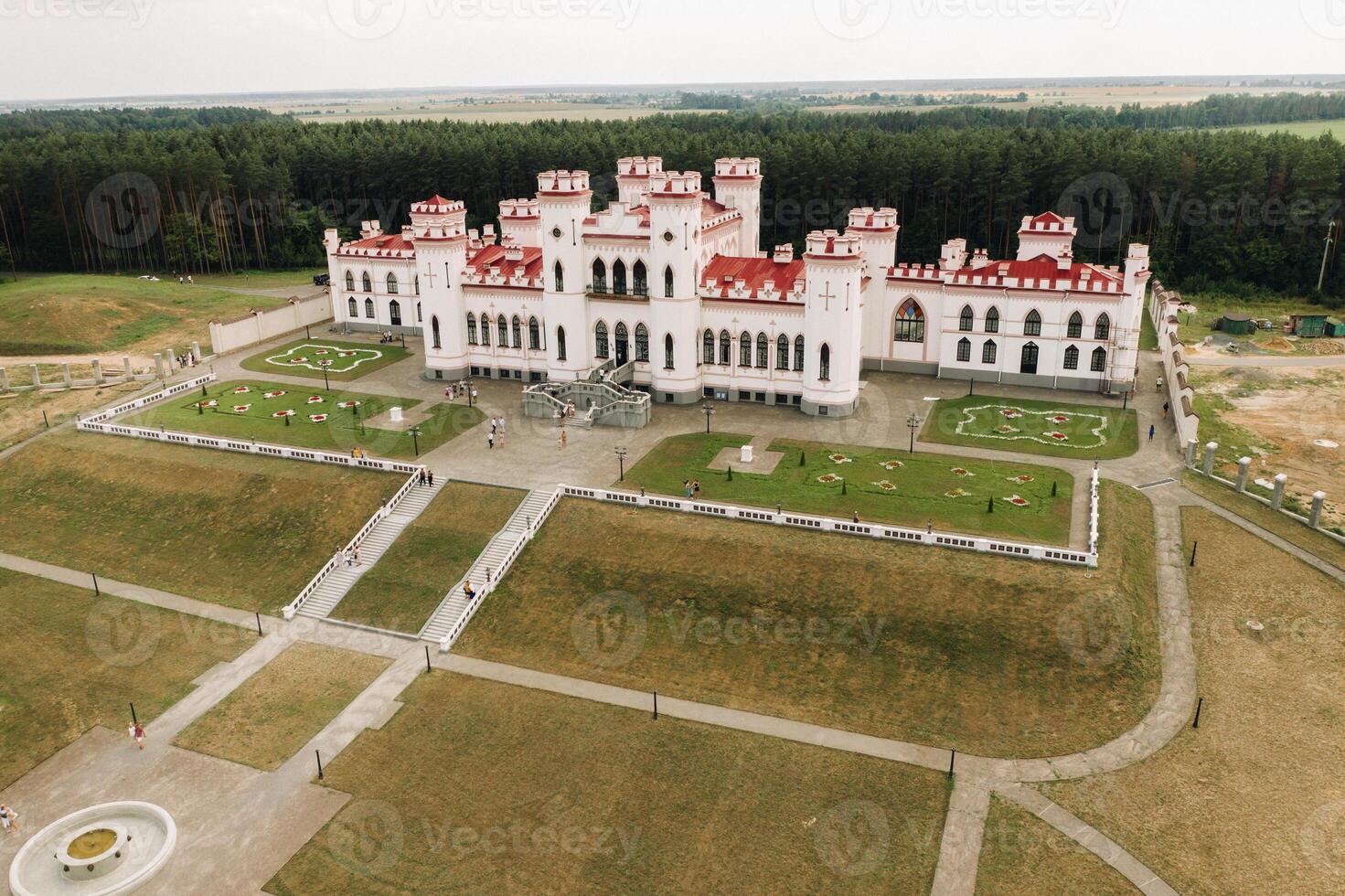 verano kossovsky castillo en bielorrusia.puslovsky palacio foto