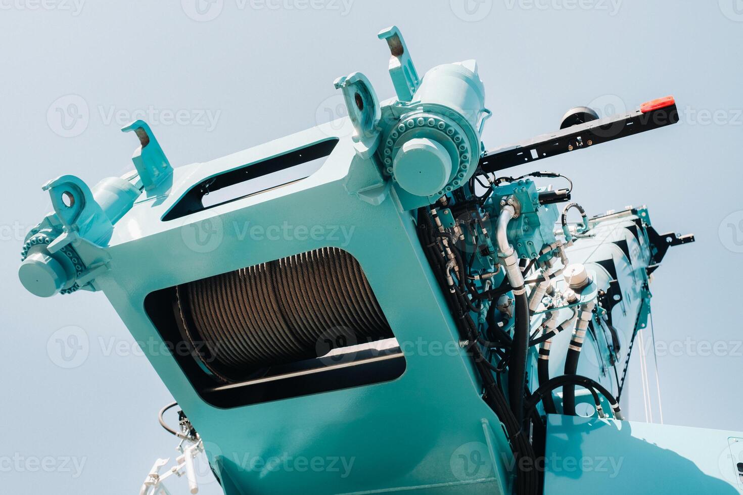 Hydrostatic crane engine.The control system of the crane engine.Lifting hydraulic Department on the truck crane.The hydraulic system of the engine.hydraulic hoses on the crane.autoparts photo