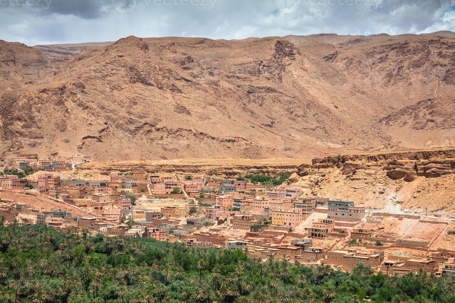 pueblo y oasis de tinerhir, Marruecos foto